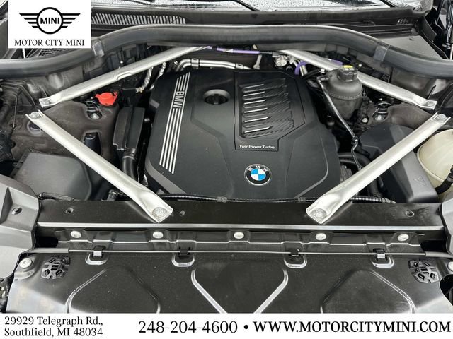 Used 2022 BMW X7 xDrive40i w/ M Sport Package image 14
