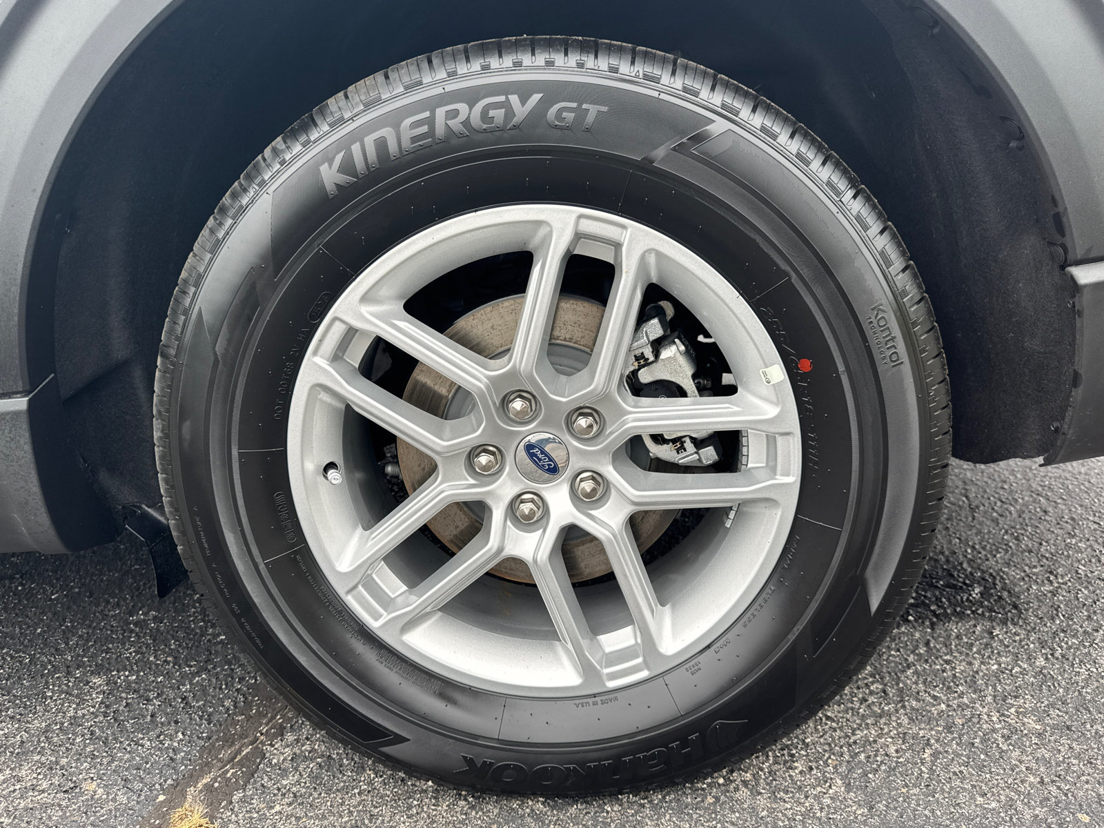 New 2026 Ford Explorer Active RWD image 22