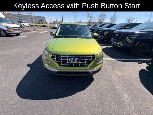 Used 2020 Hyundai Venue SEL w/ Convenience Package image 2