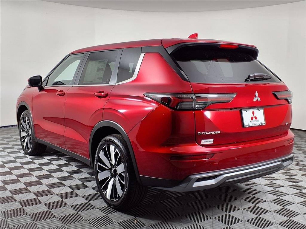 New 2025 Mitsubishi Outlander SE image 5