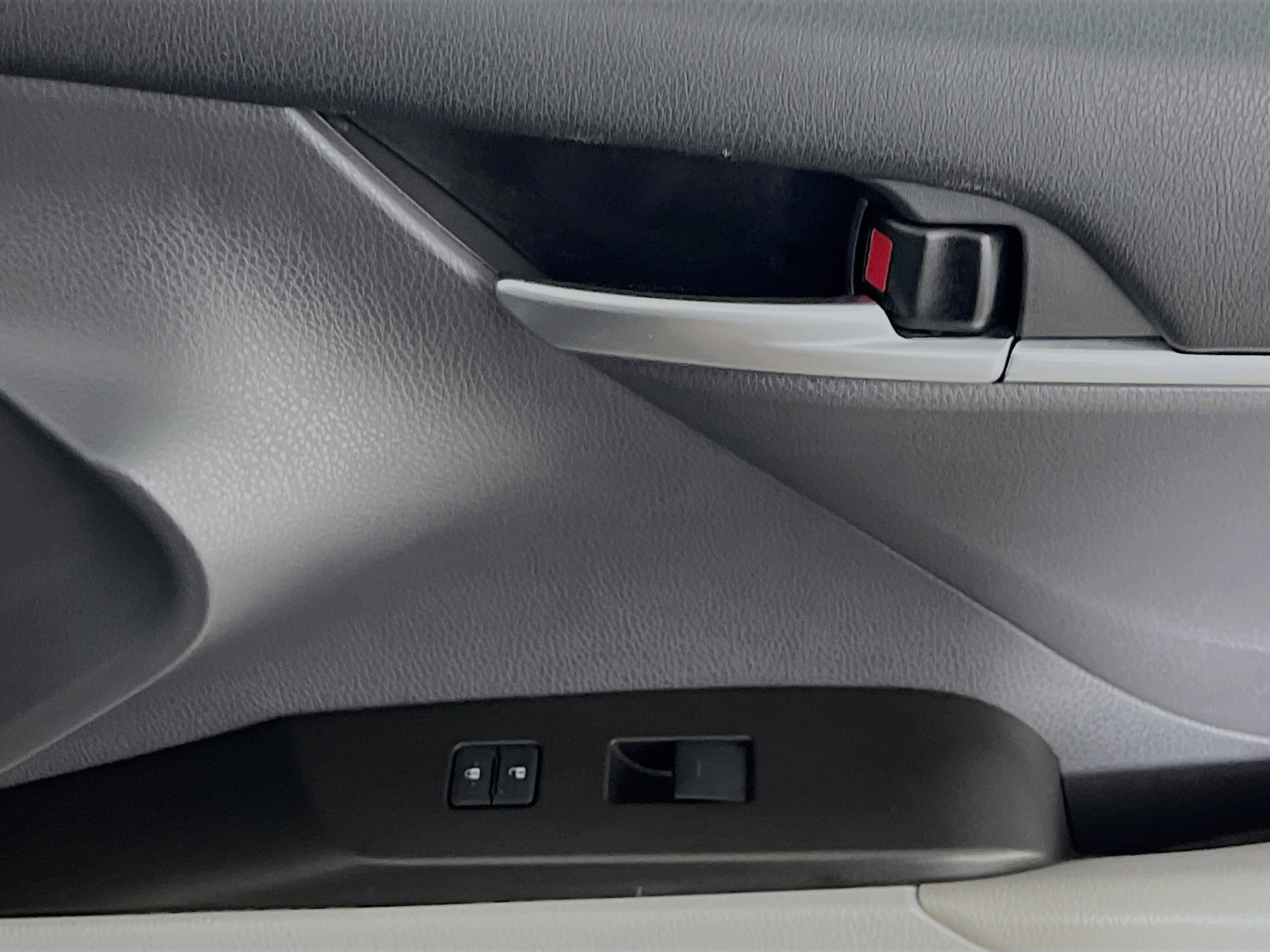 Used 2024 Toyota Camry SE image 31