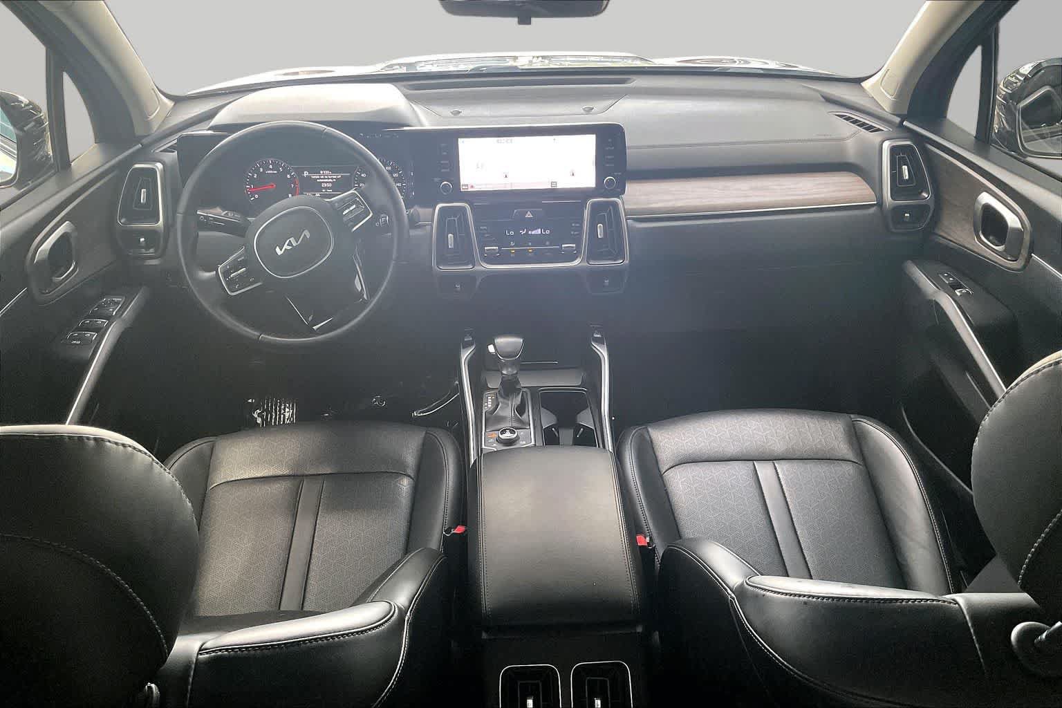 Used 2022 Kia Sorento S w/ Panoramic Sunroof Package AWD/4WD image 16
