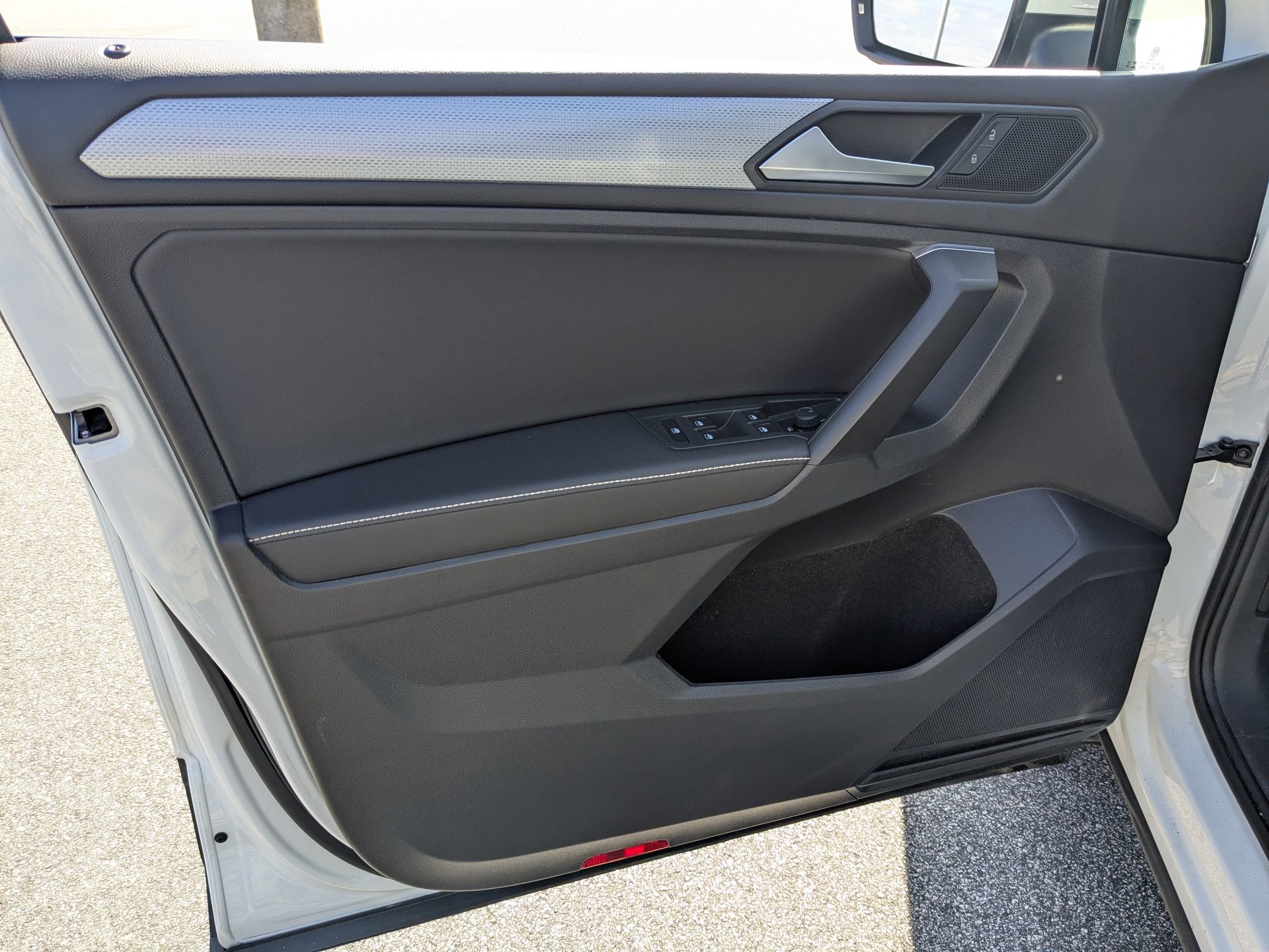 Used 2023 Volkswagen Tiguan S image 19