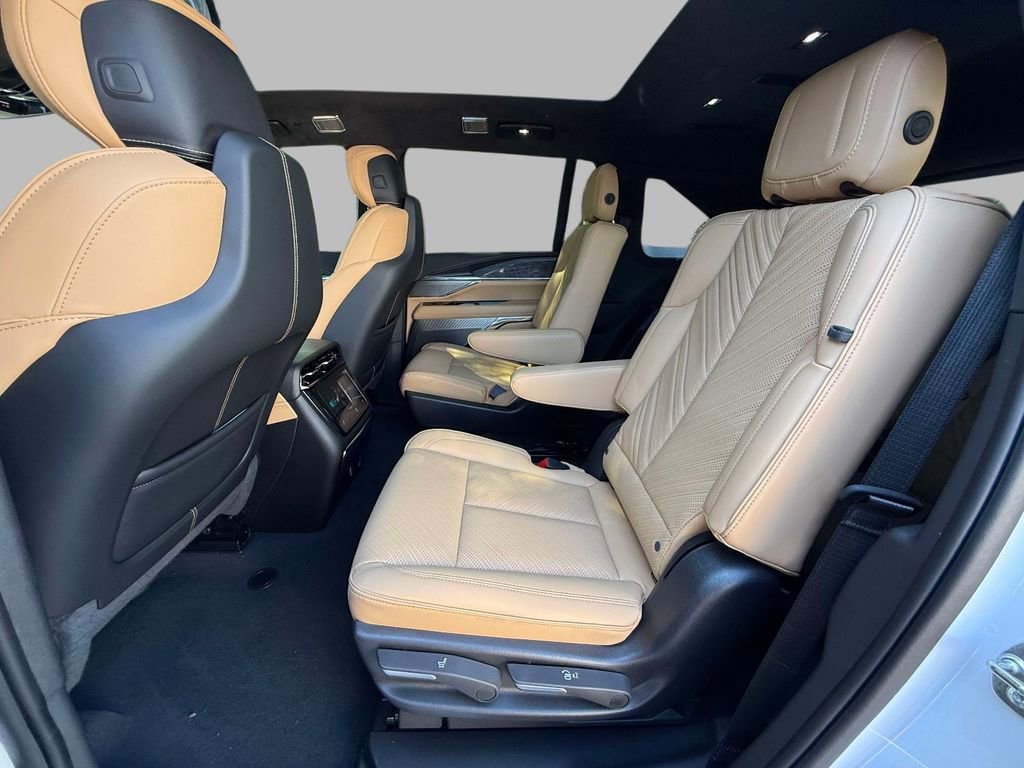 Used 2025 Cadillac Escalade IQ Luxury 2 AWD/4WD image 17