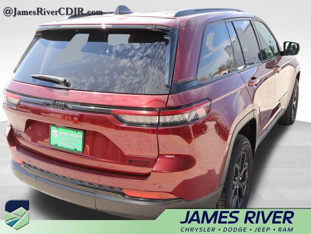 Used 2024 Jeep Grand Cherokee Altitude image 5