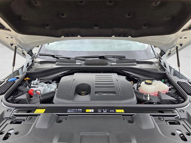 New 2026 Land Rover Range Rover SE image 17