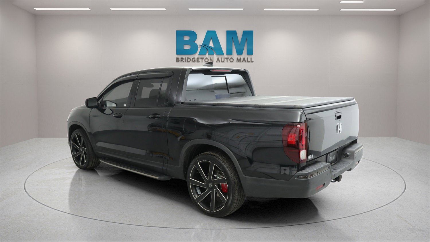 Used 2017 Honda Ridgeline Black Edition image 4