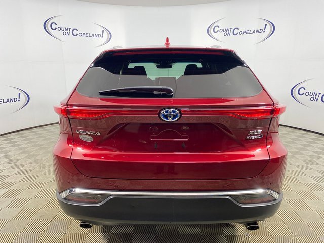 Certified 2022 Toyota Venza XLE image 5