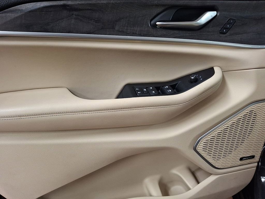 Used 2022 Jeep Grand Cherokee L Limited image 9