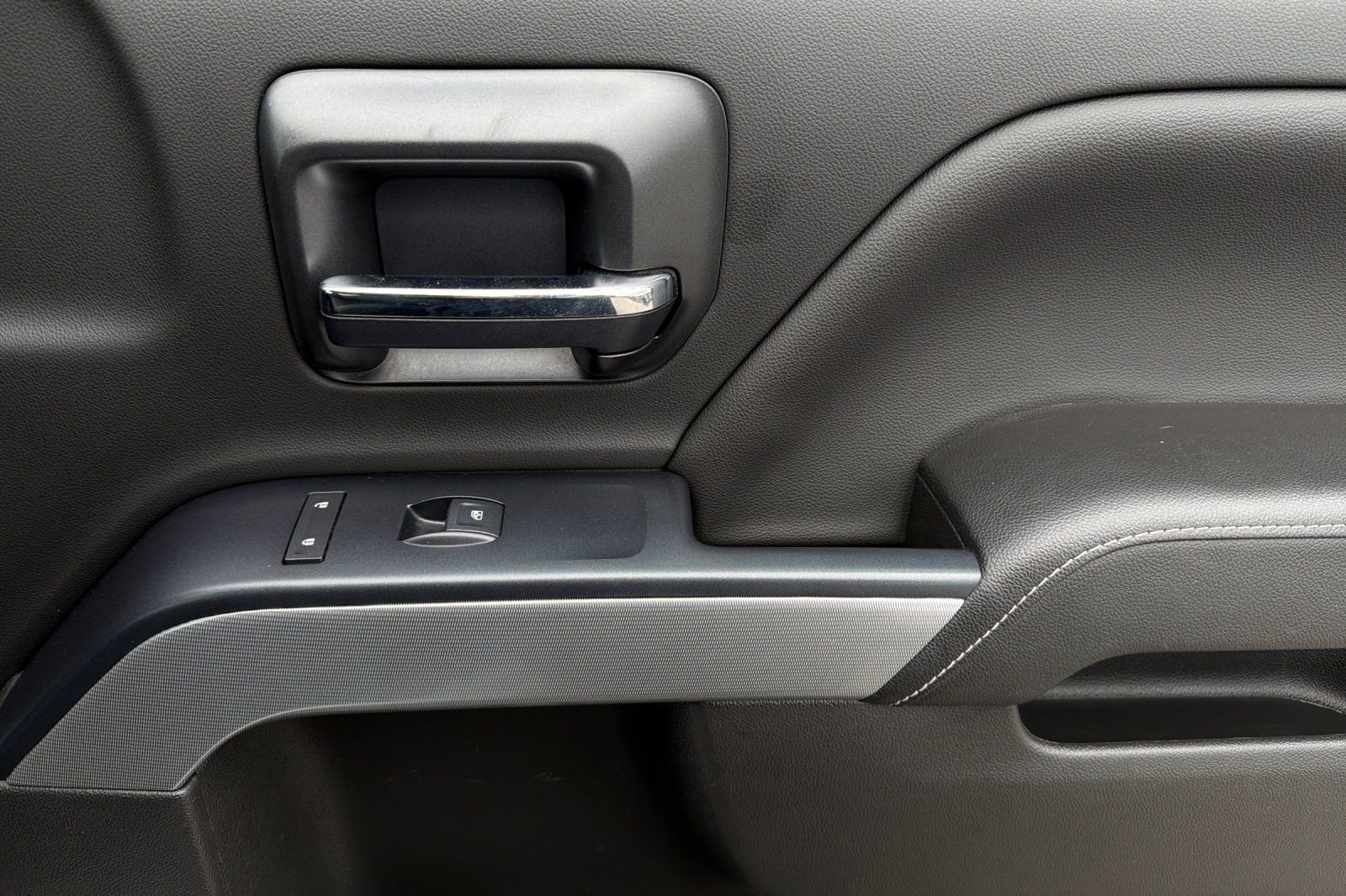 Used 2018 Chevrolet Silverado 1500 LT w/ All Star Edition image 20