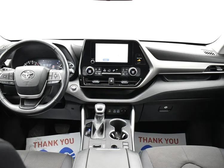 Used 2023 Toyota Highlander LE FWD image 18