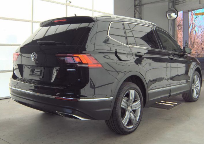 Used 2021 Volkswagen Tiguan SEL image 2