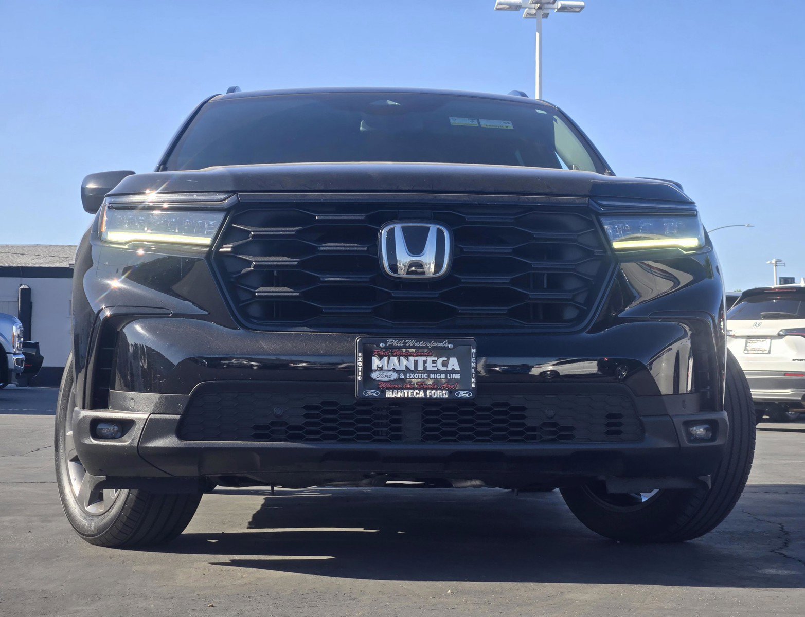 Used 2025 Honda Pilot Sport image 2