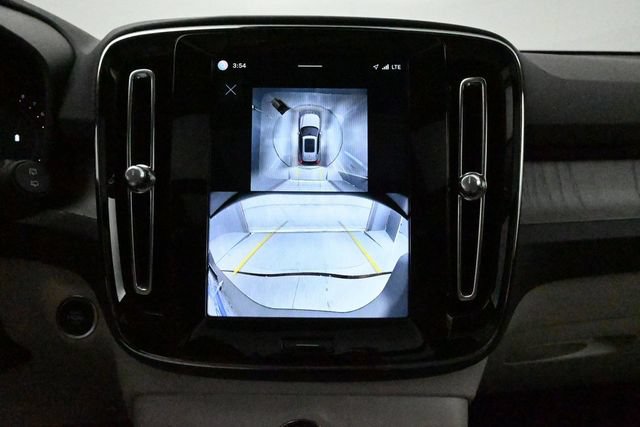 Used 2024 Volvo XC40 B5 Plus w/ Protection Package Premier AWD/4WD image 18