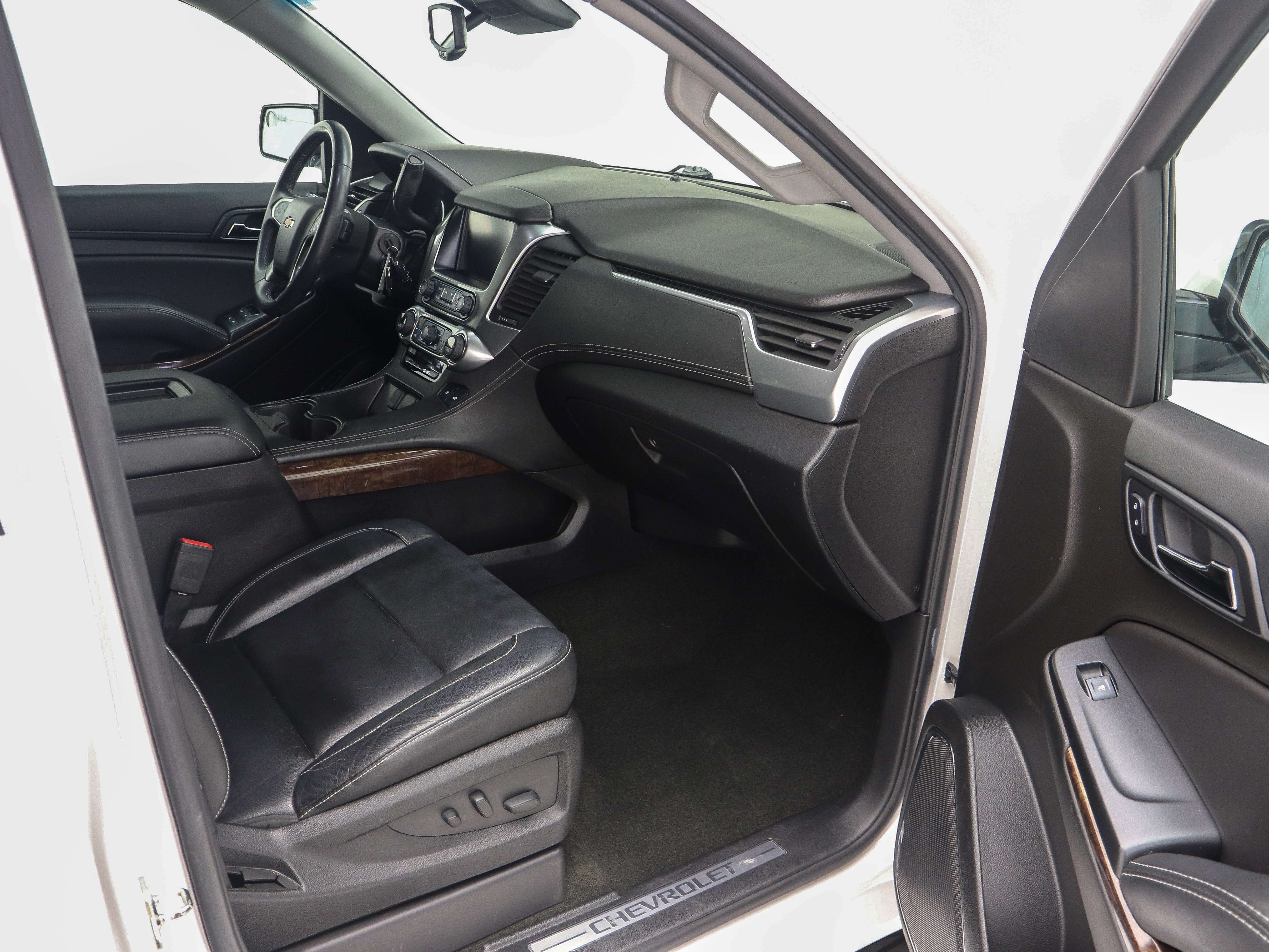 Used 2017 Chevrolet Suburban LT AWD/4WD image 19