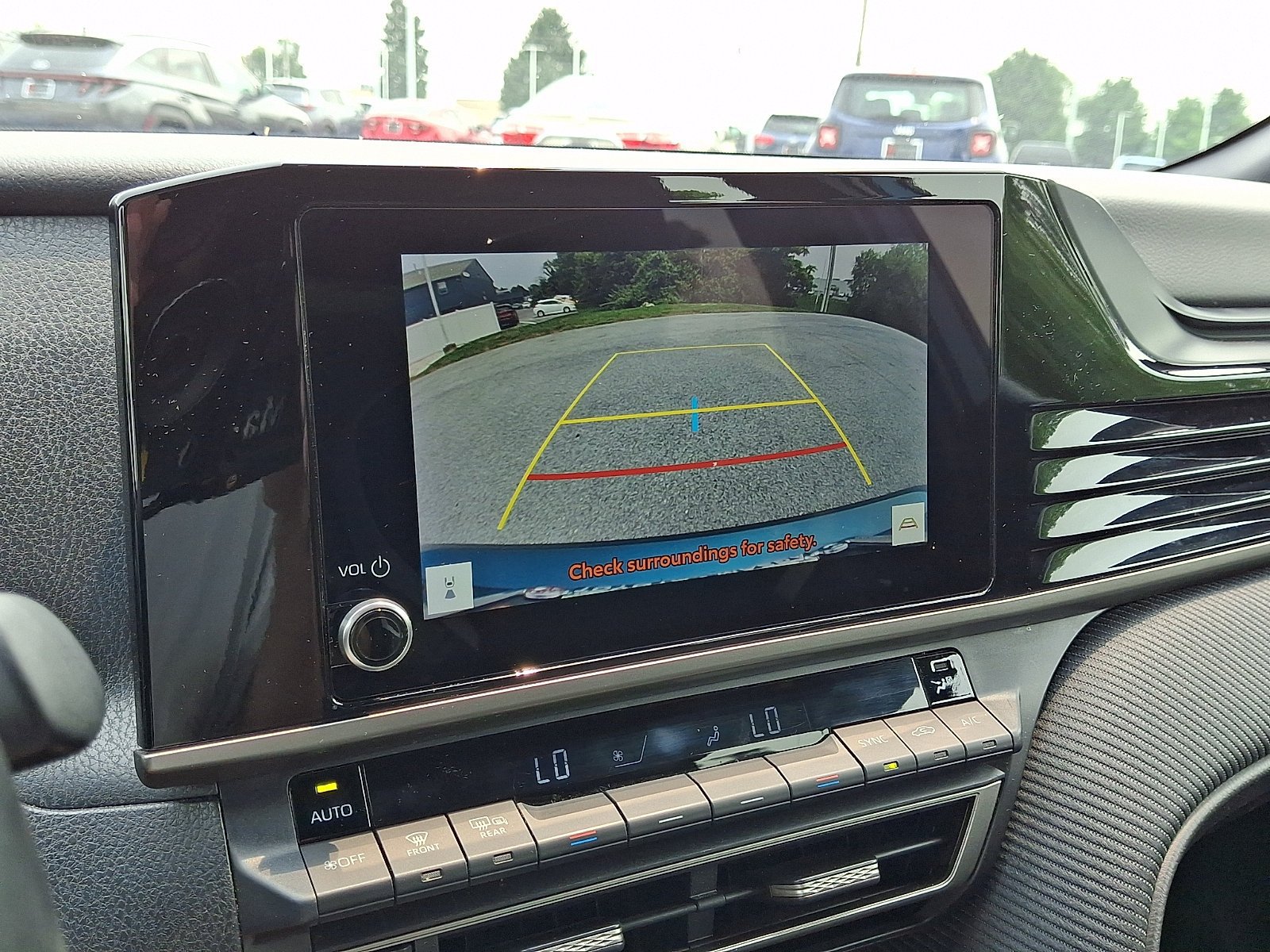 Used 2025 Toyota Camry SE FWD image 19
