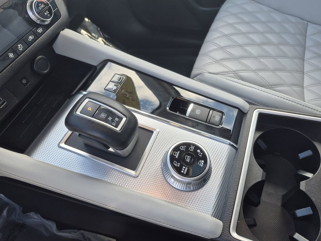 Used 2023 Mitsubishi Outlander SEL image 24