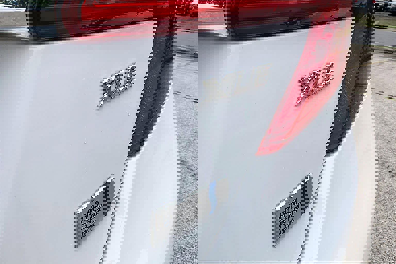 Used 2012 Toyota Camry XLE w/ Leather Pkg FWD image 10