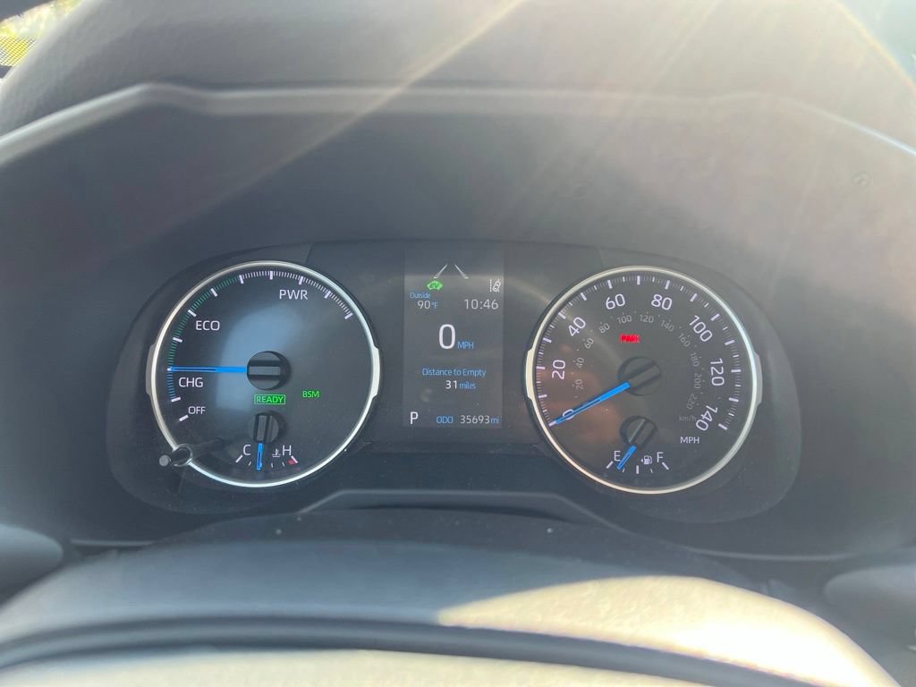 Used 2022 Toyota RAV4 XLE w/ Convenience Package AWD/4WD image 3