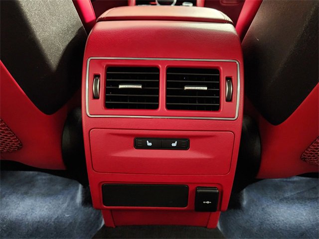 Used 2022 Jaguar F-PACE SVR image 31