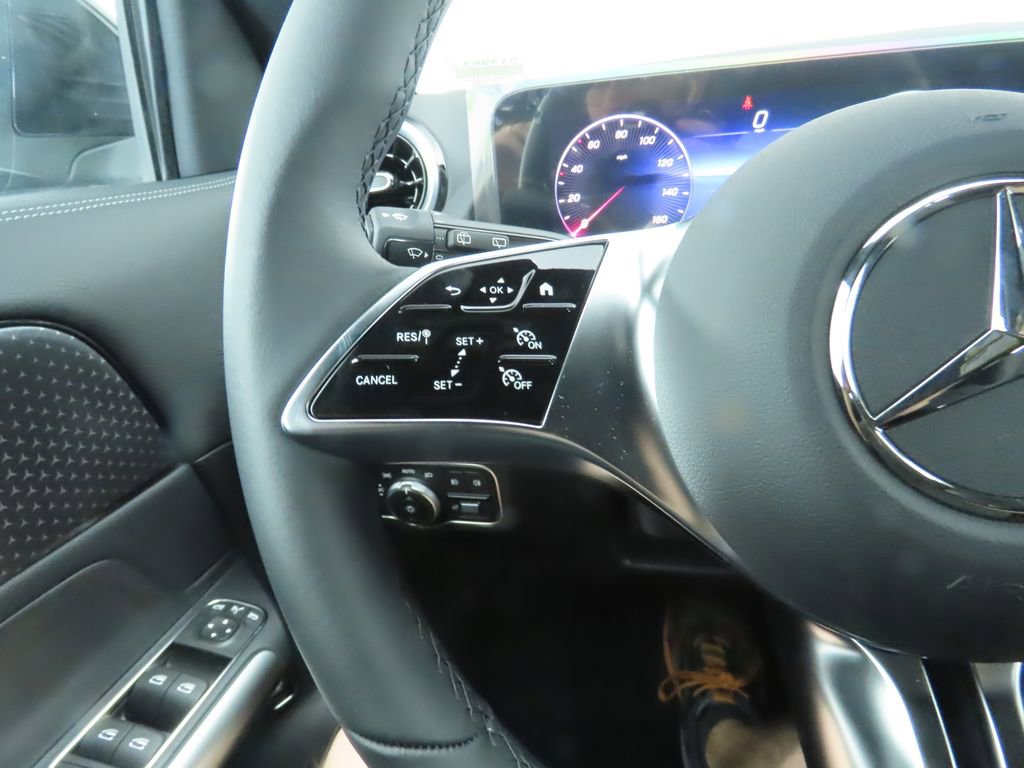 Certified 2025 Mercedes-Benz GLA 250 image 11