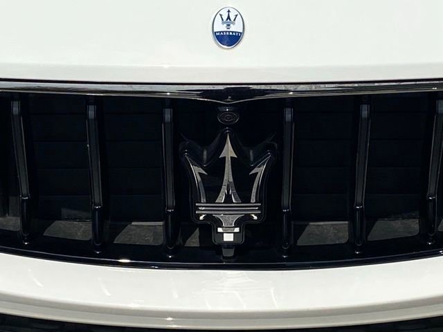 Used 2024 Maserati Levante GT Ultima image 11