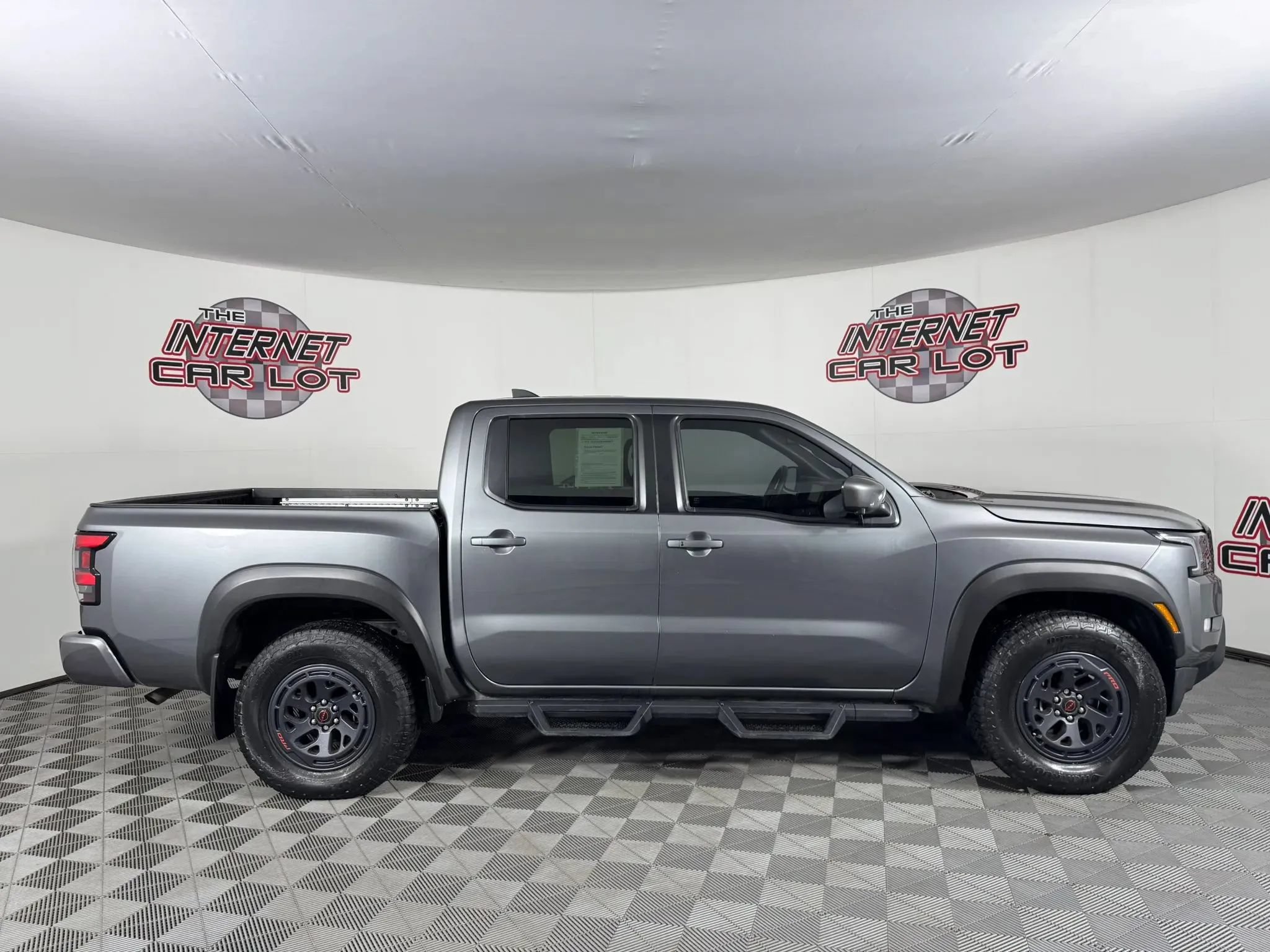 Used 2025 Nissan Frontier PRO-4X w/ Pro Convenience Package AWD/4WD image 8