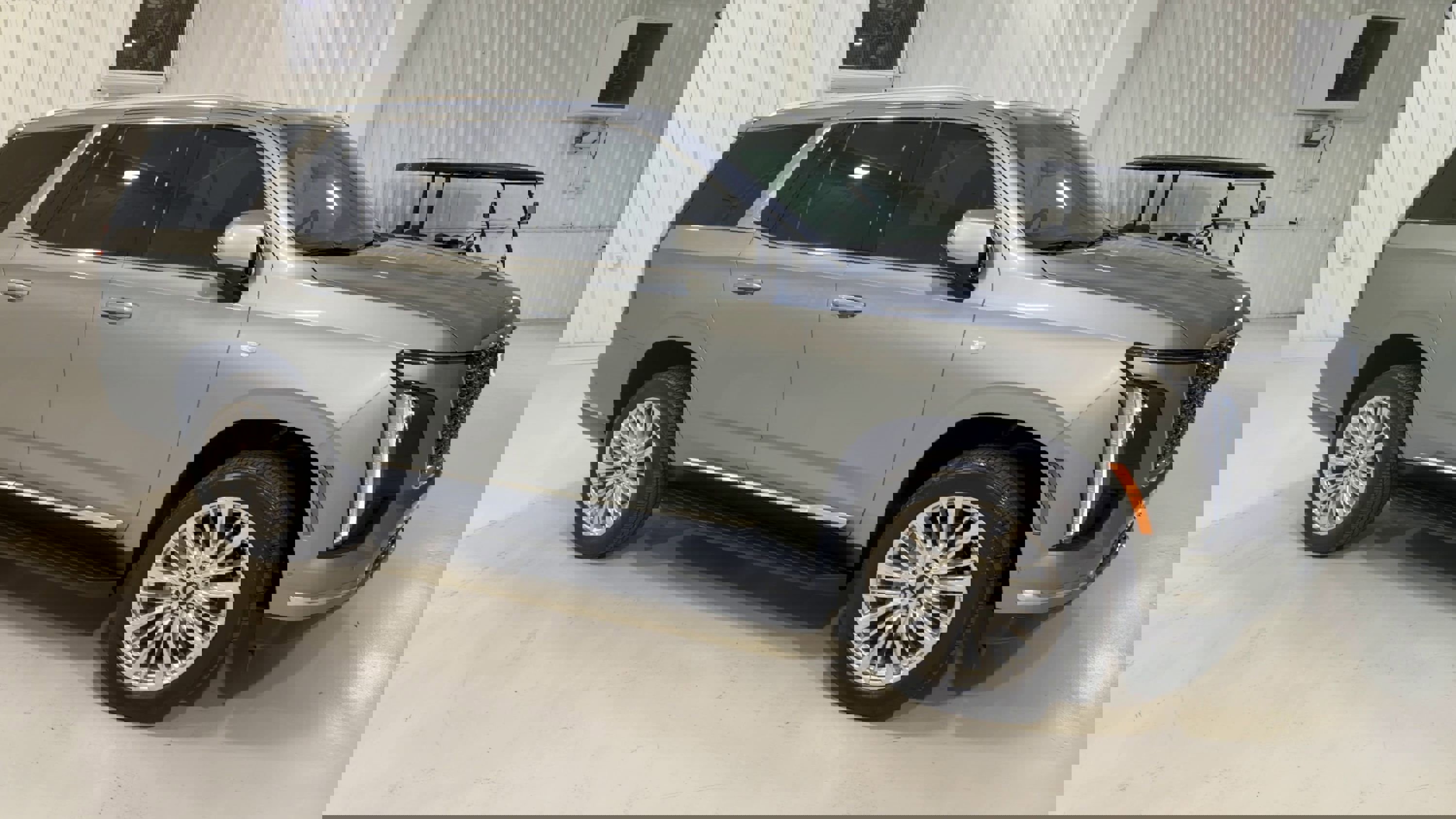 Used 2025 Cadillac Escalade Premium Luxury image 3