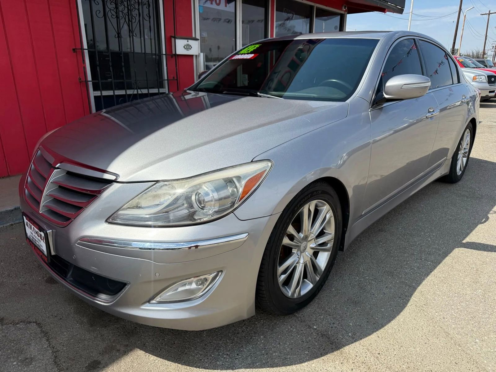Used 2012 Hyundai Genesis 3.8 w/ Premium Pkg image 2
