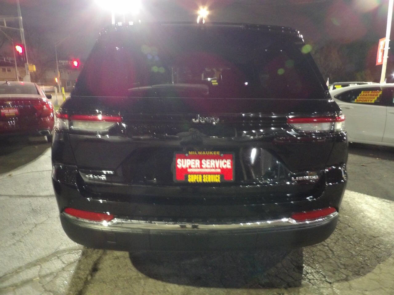 Used 2023 Jeep Grand Cherokee Laredo image 8