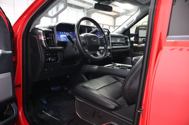 Used 2024 Ford F250 Lariat w/ Lariat Ultimate Package AWD/4WD image 32