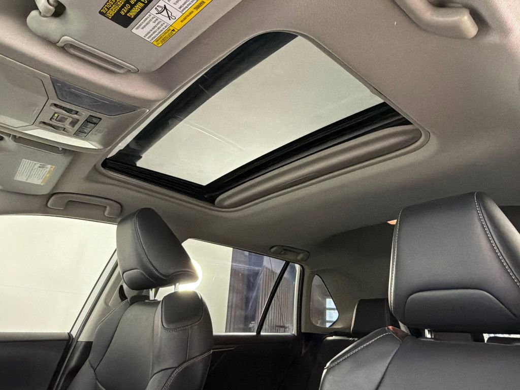 Used 2020 Toyota RAV4 XLE Premium image 2