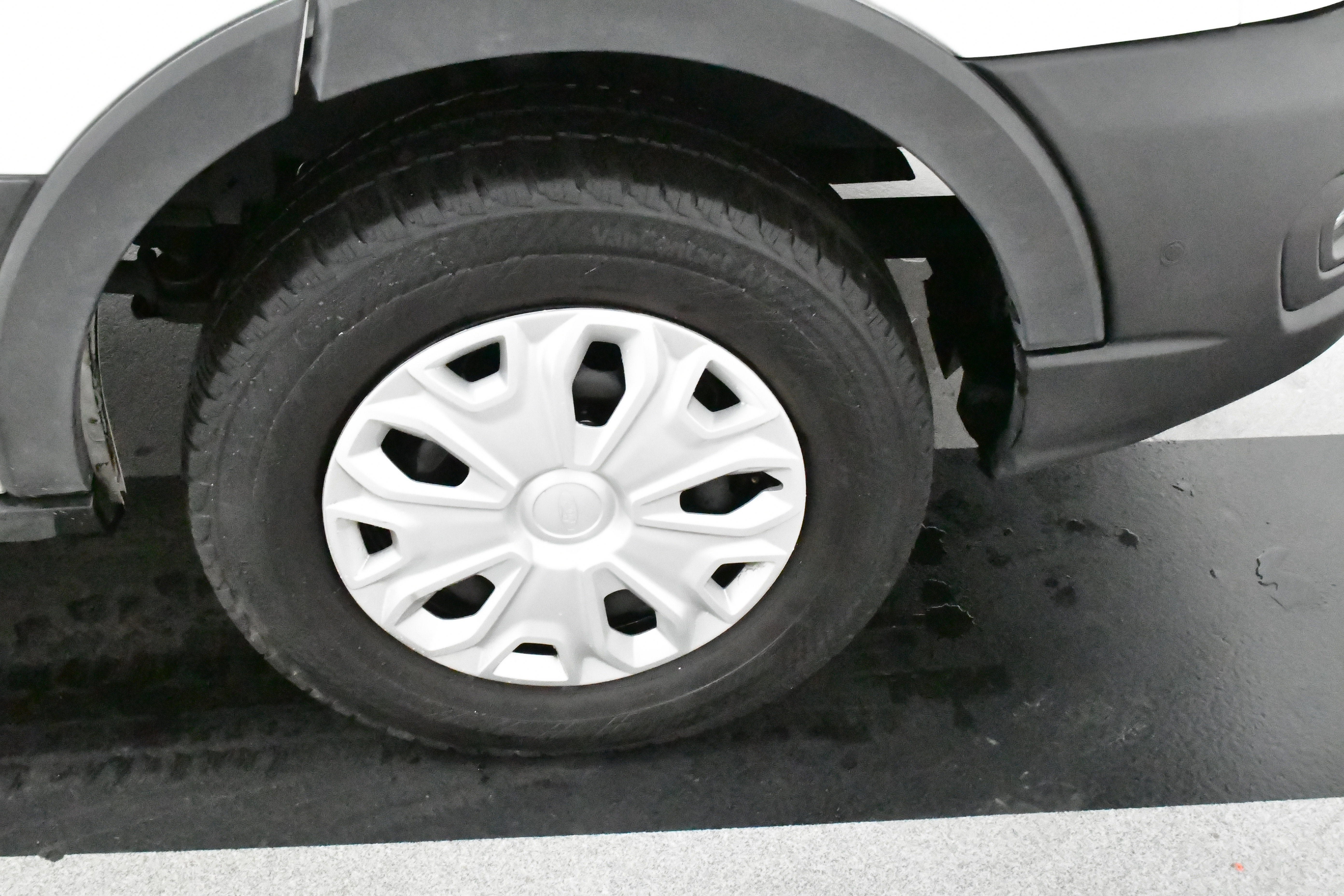 Used 2023 Ford Transit 350 XLT image 61