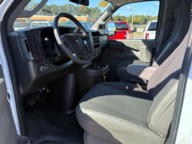 Used 2024 Chevrolet Express 2500 w/ Driver Convenience Package RWD image 15