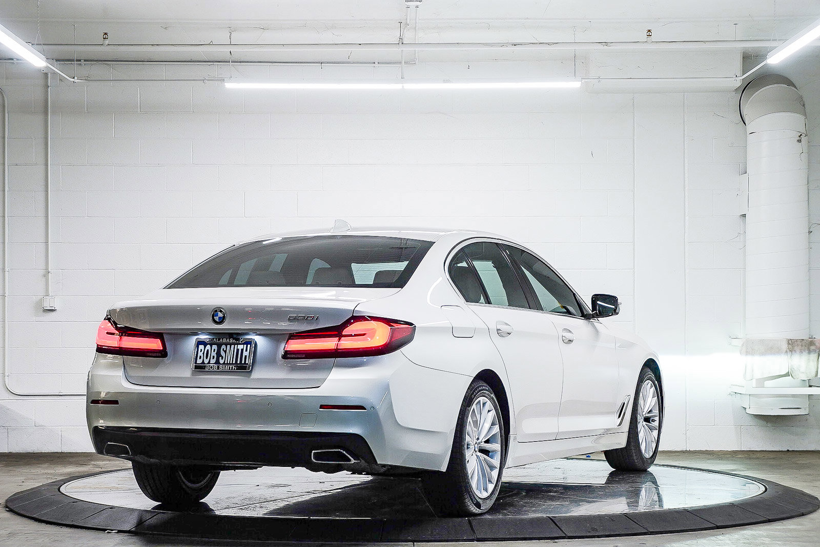 Certified 2022 BMW 530i w/ Premium Package image 6