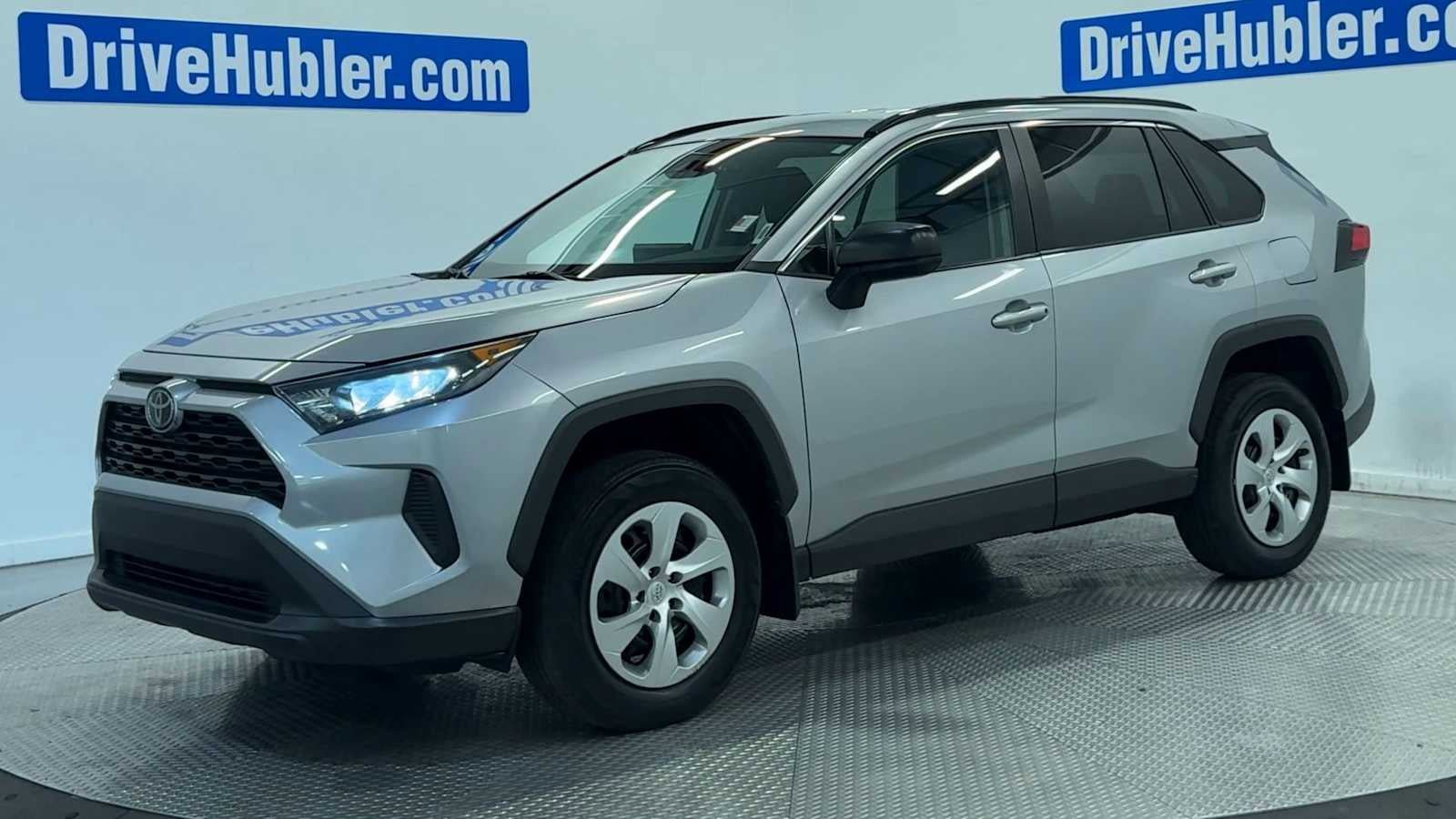 Used 2019 Toyota RAV4 LE w/ Carpet Mat Package AWD/4WD image 4
