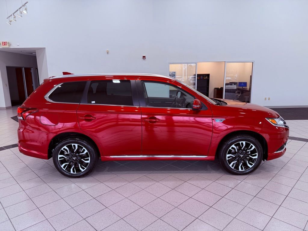Used 2018 Mitsubishi Outlander GT image 16