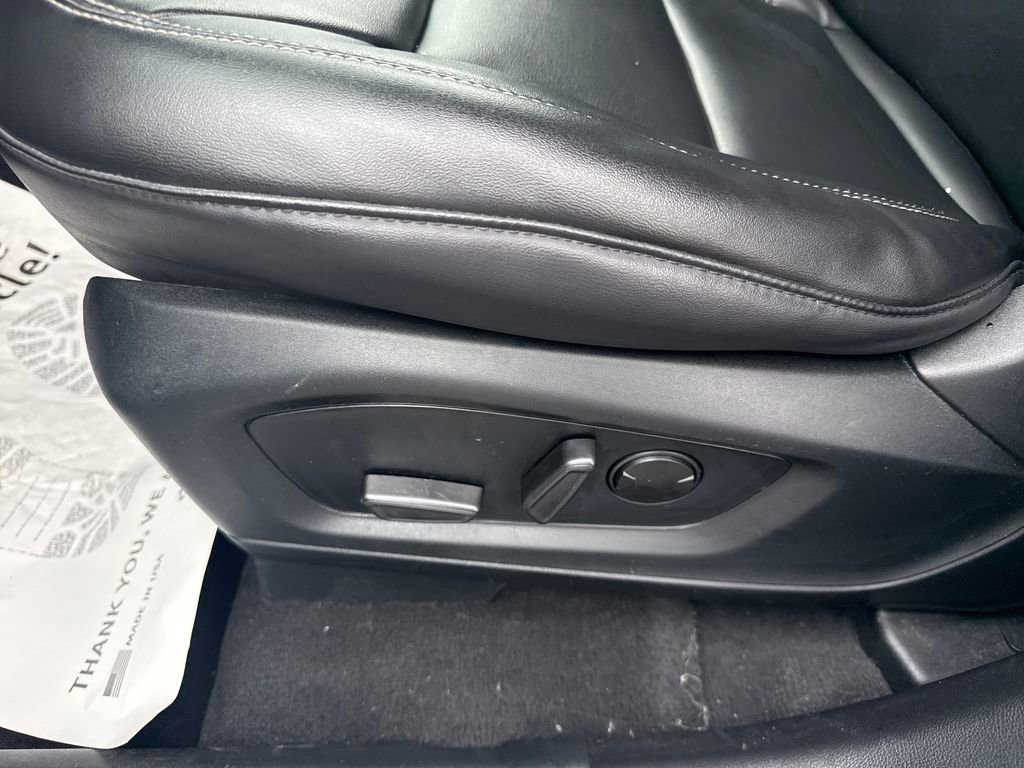 Used 2023 Ford Explorer XLT w/ Equipment Group 202A image 30