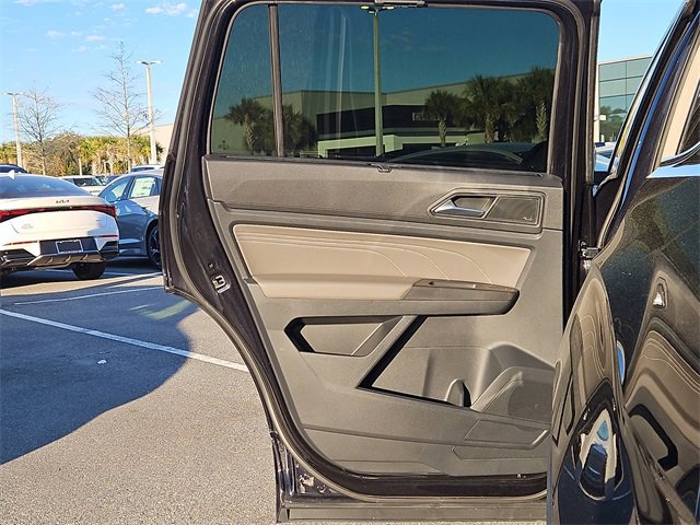 Used 2022 Volkswagen Atlas SEL Premium image 15