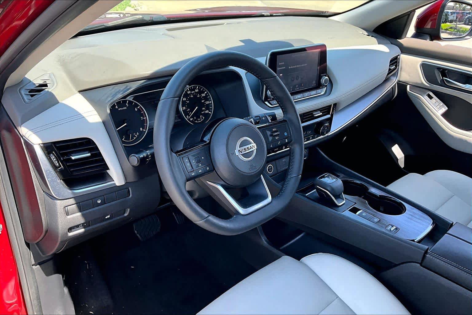 Certified 2021 Nissan Rogue SV w/ Premium Package FWD image 16