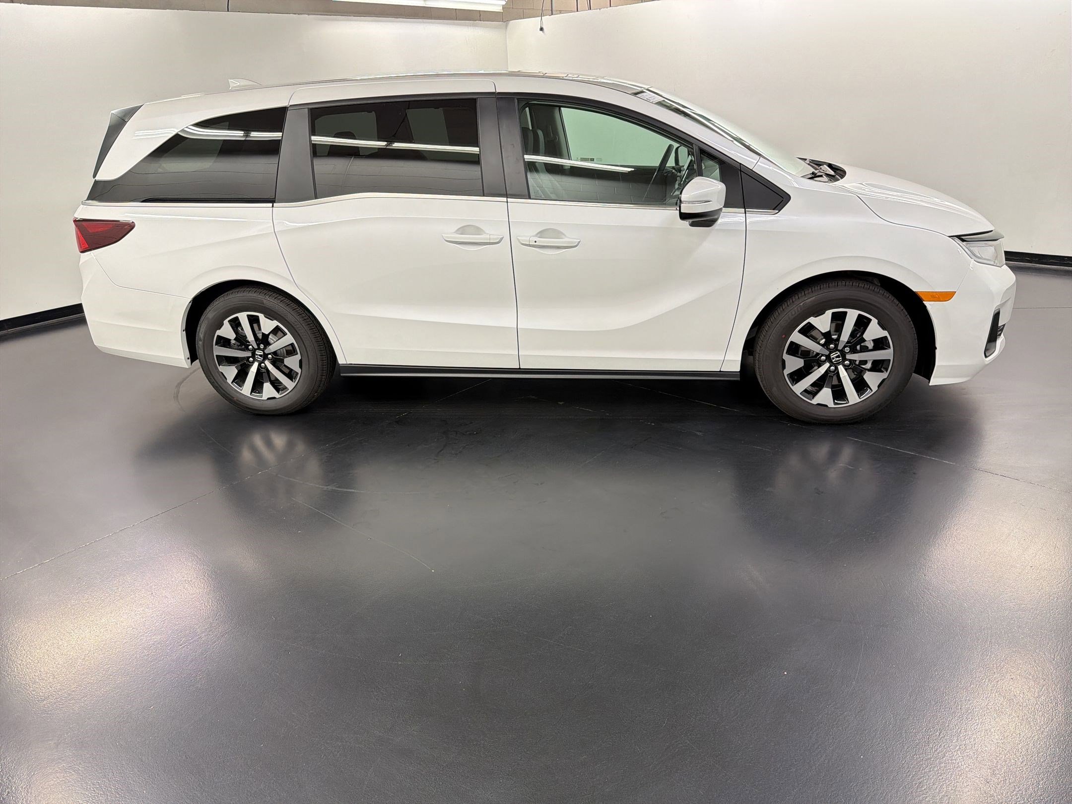 New 2026 Honda Odyssey EX-L image 8