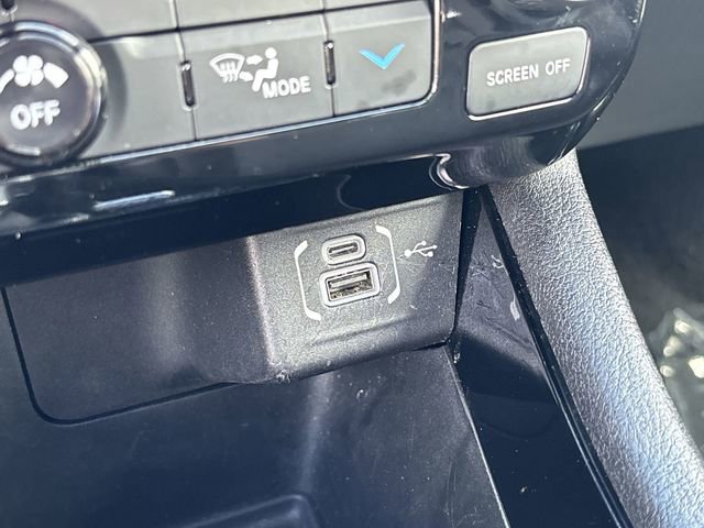 Used 2023 Jeep Compass Limited image 27