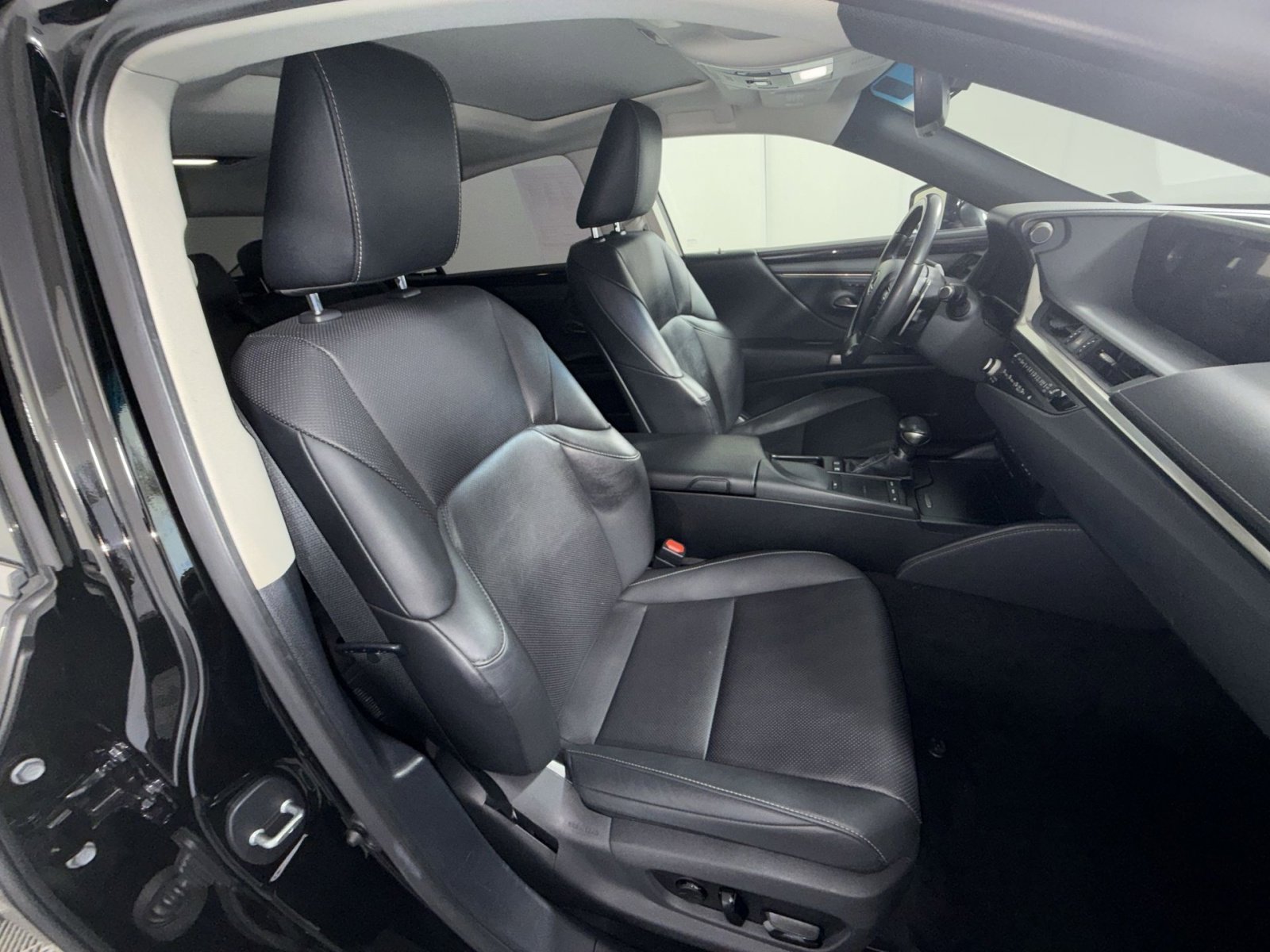 Used 2021 Lexus ES 300h w/ Premium Package FWD image 26