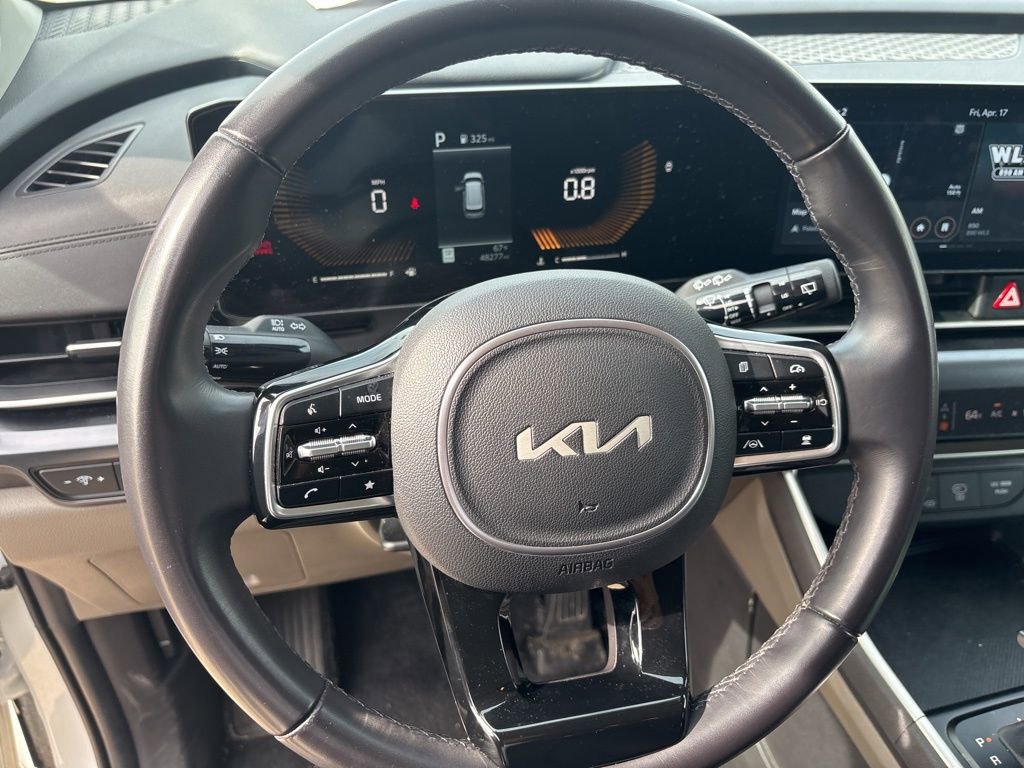 Used 2025 Kia Carnival image 15