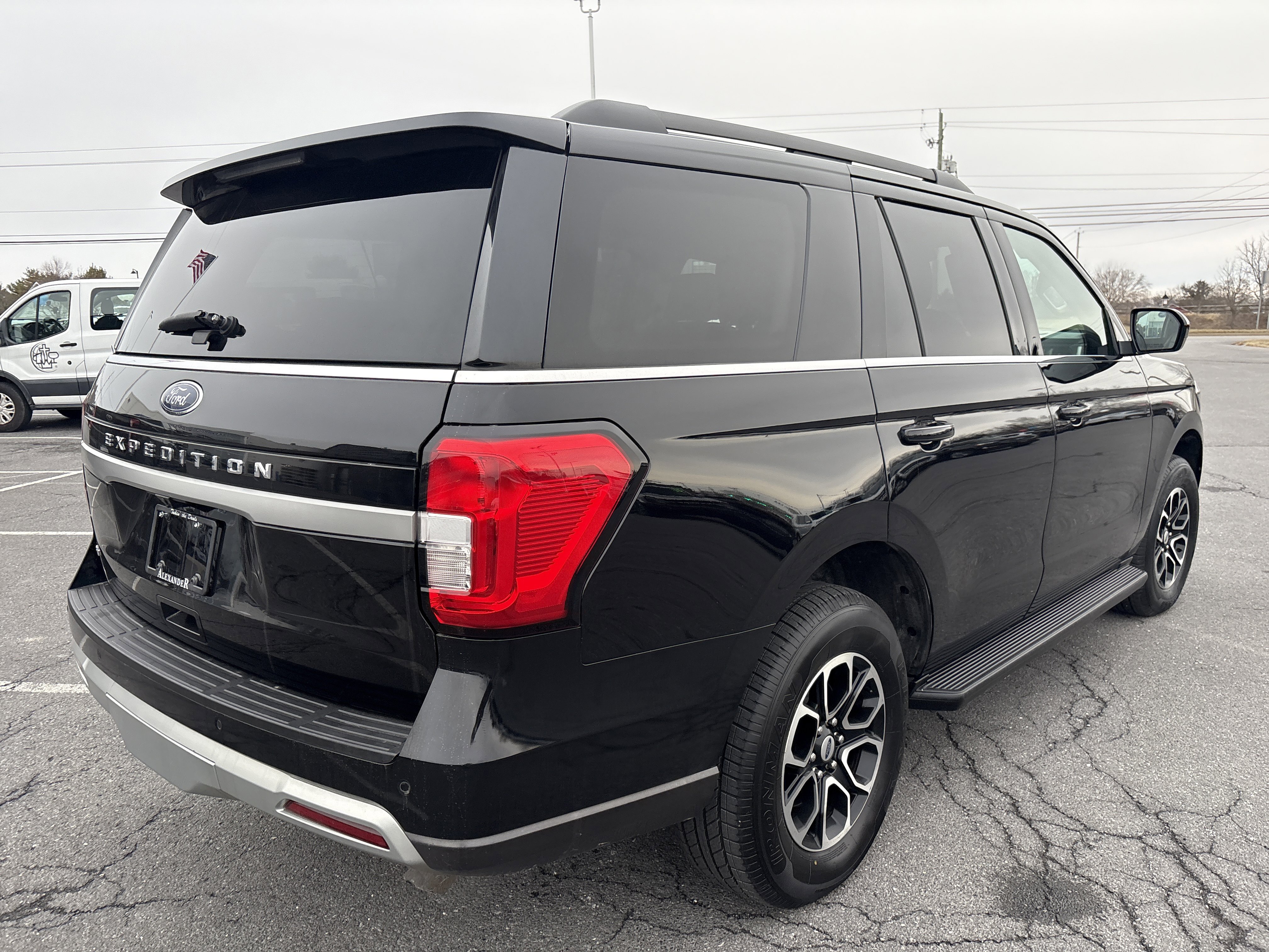 Used 2024 Ford Expedition XLT video 3