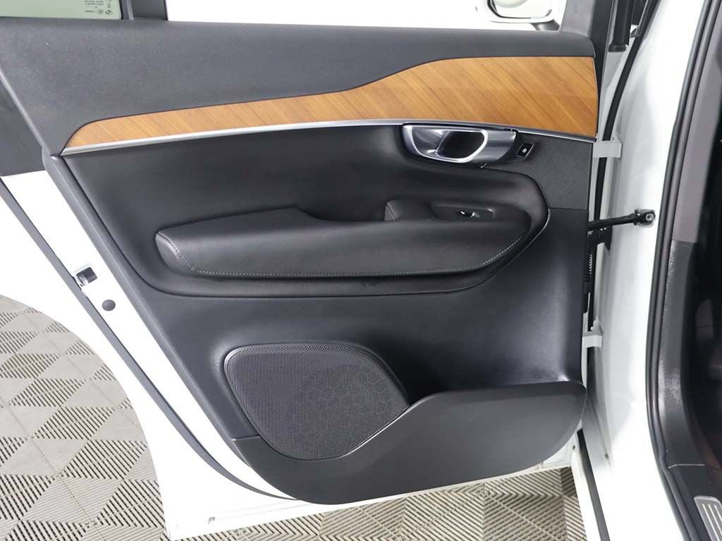 Used 2025 Volvo XC90 B5 Plus AWD/4WD image 30