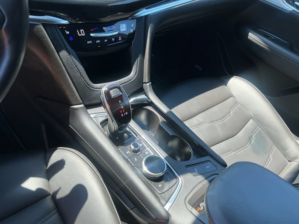 Used 2025 Cadillac XT6 Premium Luxury w/ Platinum Package AWD/4WD image 12