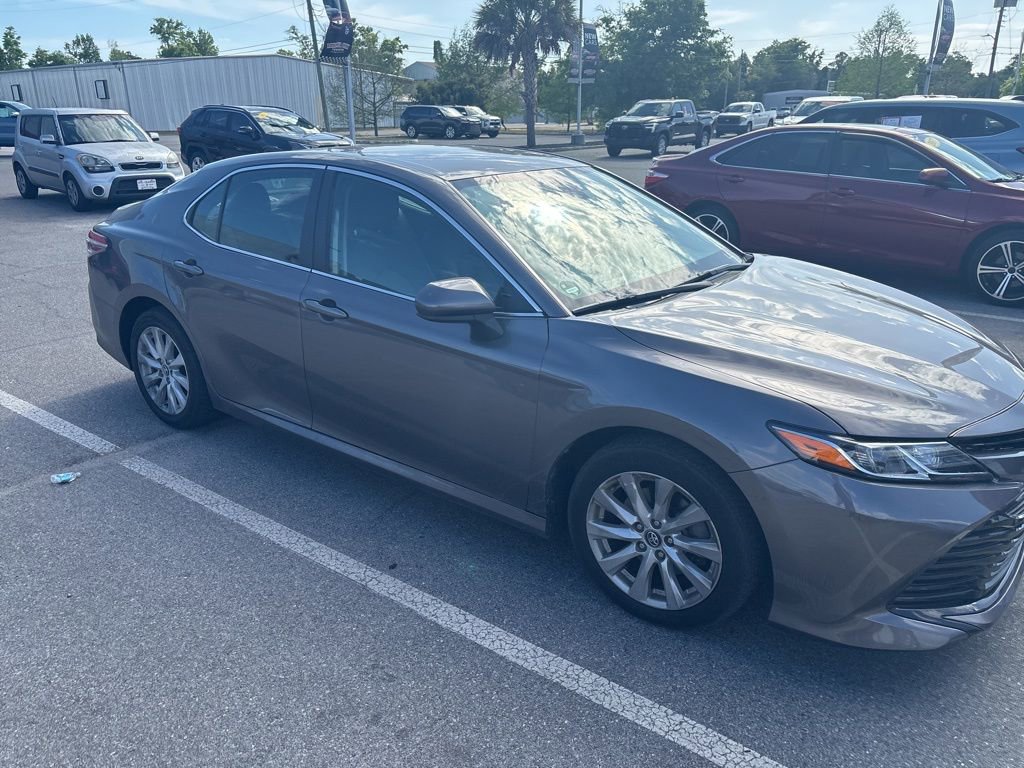 Used 2020 Toyota Camry LE FWD image 14