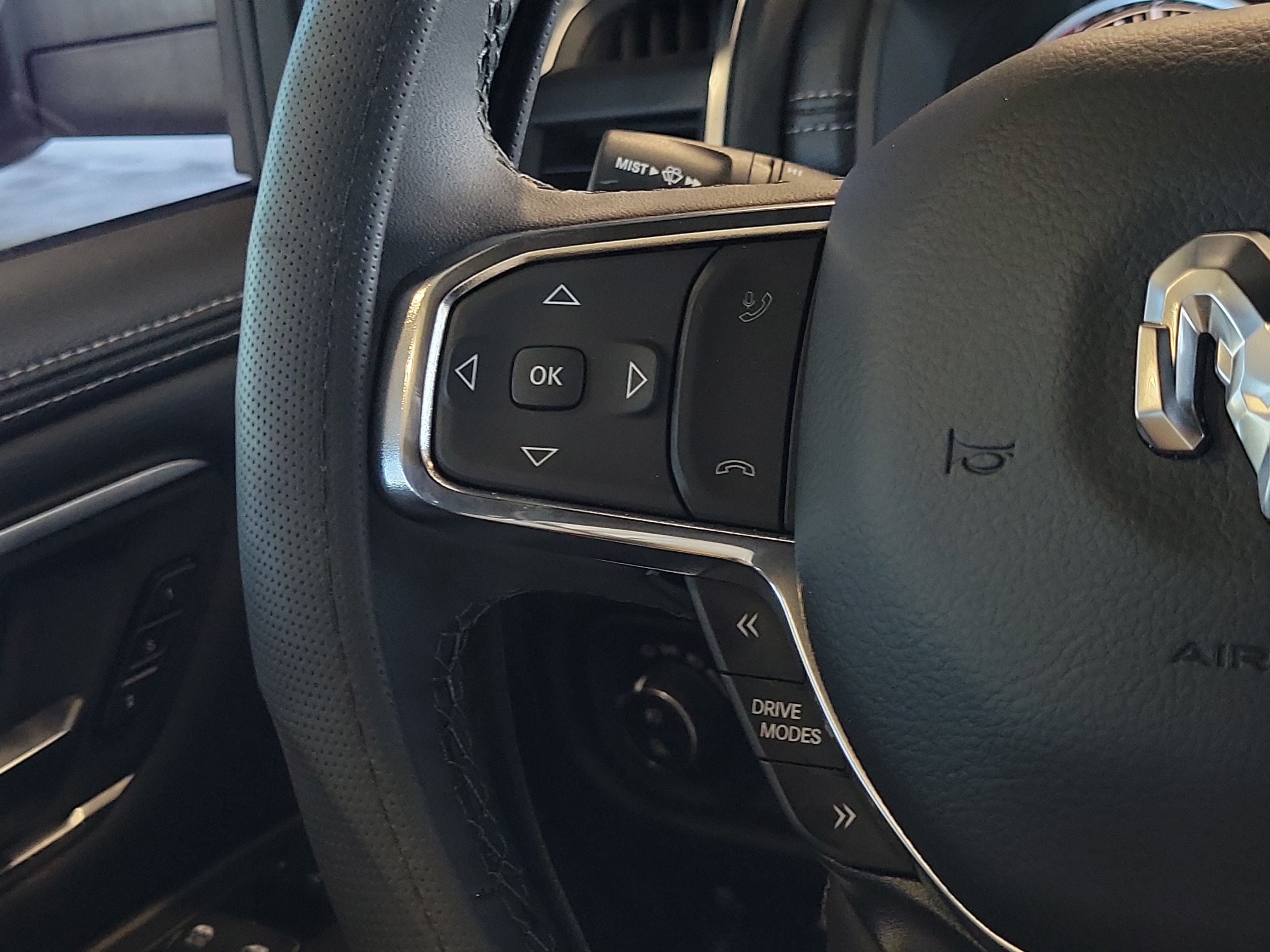 Used 2025 RAM 1500 Laramie w/ Sport Appearance Package AWD/4WD image 23