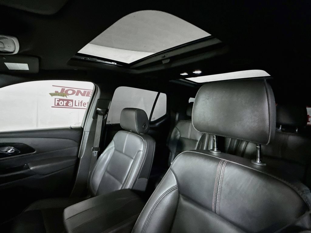 Used 2023 Chevrolet Traverse RS AWD/4WD image 10